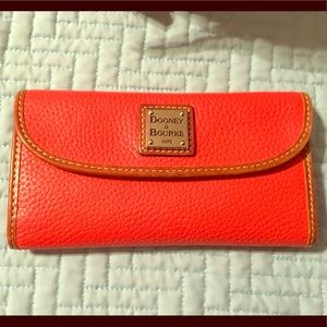 Dooney & Bourke Pebble Grain Continental Clutch